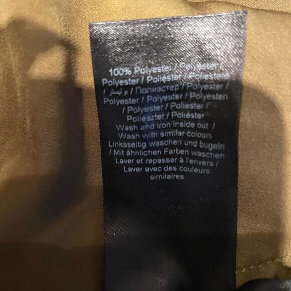 Ichi short dress button down size XS 
Belted 
2 front pockets 
100% polyester - Picture 9 of 12